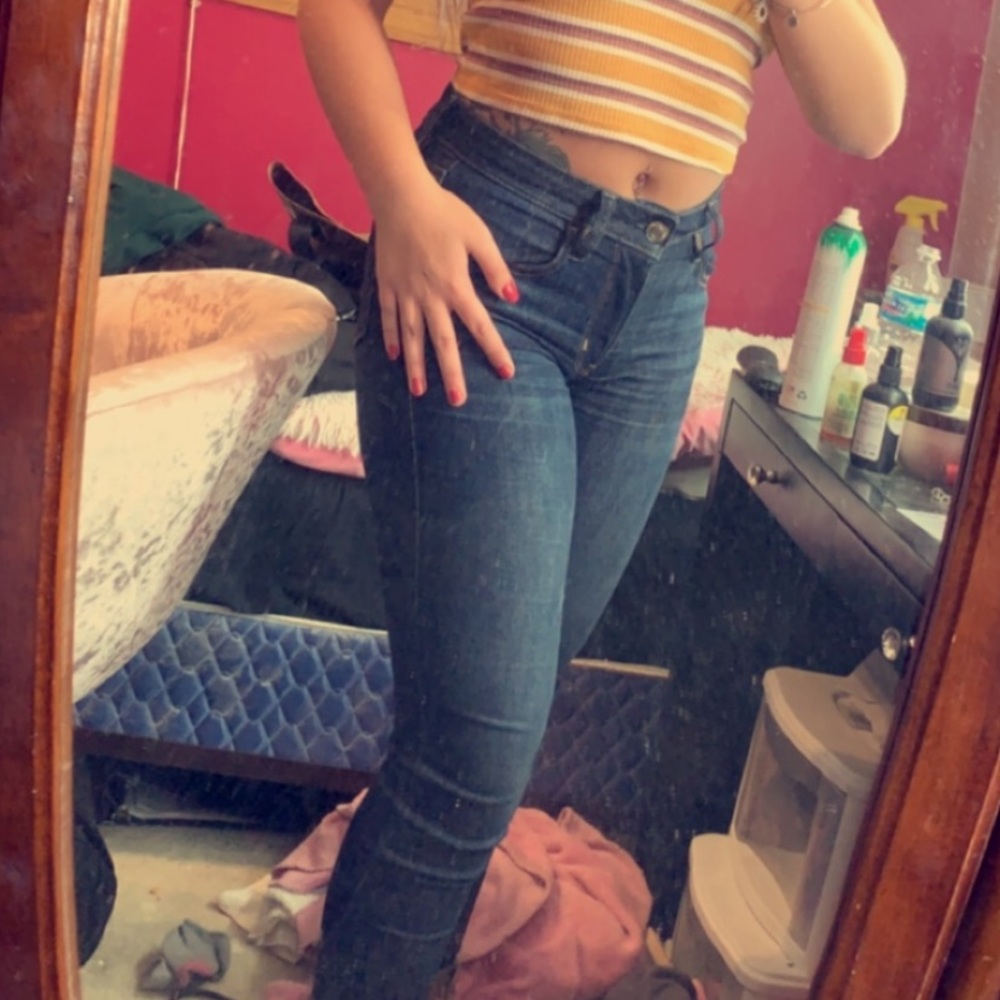 THREE pairs of American Eagle jeans